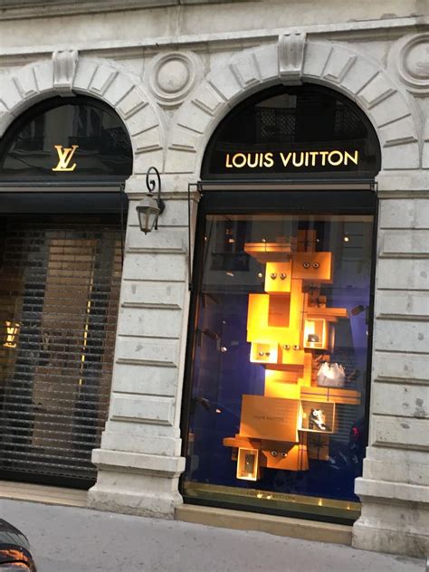 magasin louis vuitton lyon